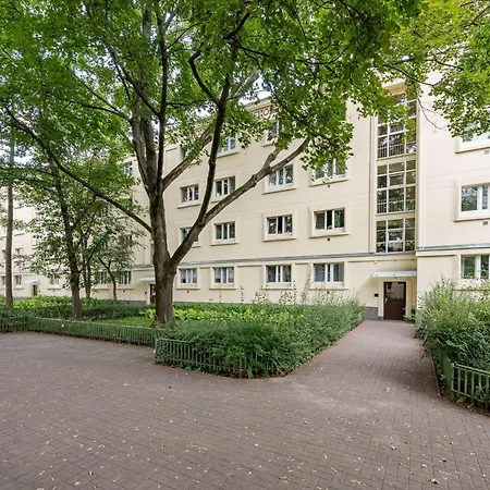 Nowolipie Urban Nest By Bookinghost Daire